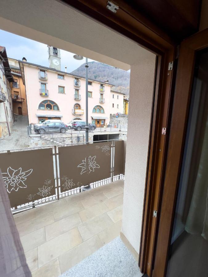 El Rocol Aparthotel Vezza d'Oglio Luaran gambar