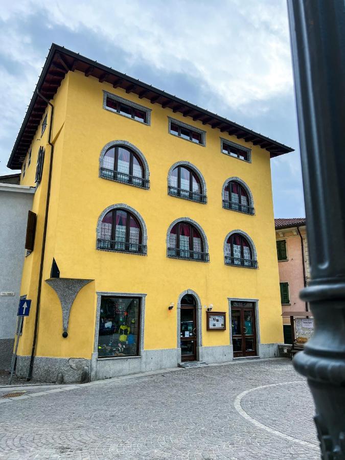 El Rocol Aparthotel Vezza d'Oglio Luaran gambar