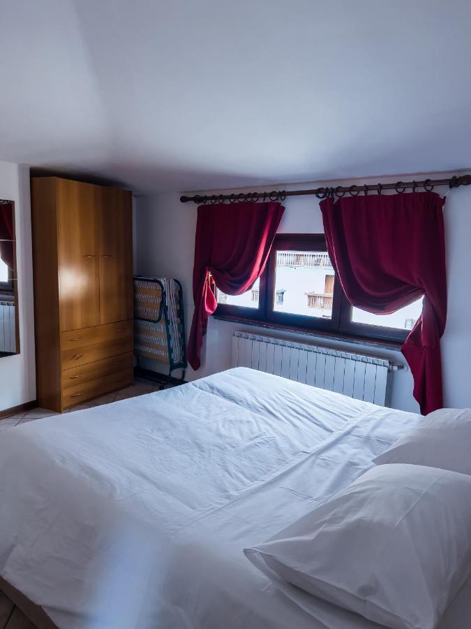 El Rocol Aparthotel Vezza d'Oglio Luaran gambar