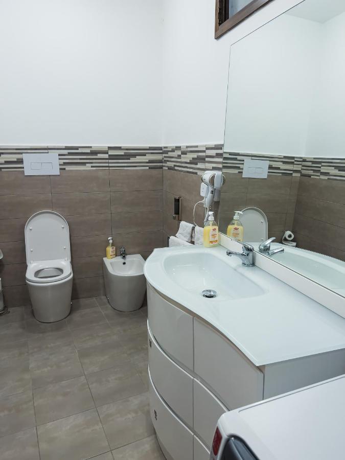 El Rocol Aparthotel Vezza d'Oglio Luaran gambar
